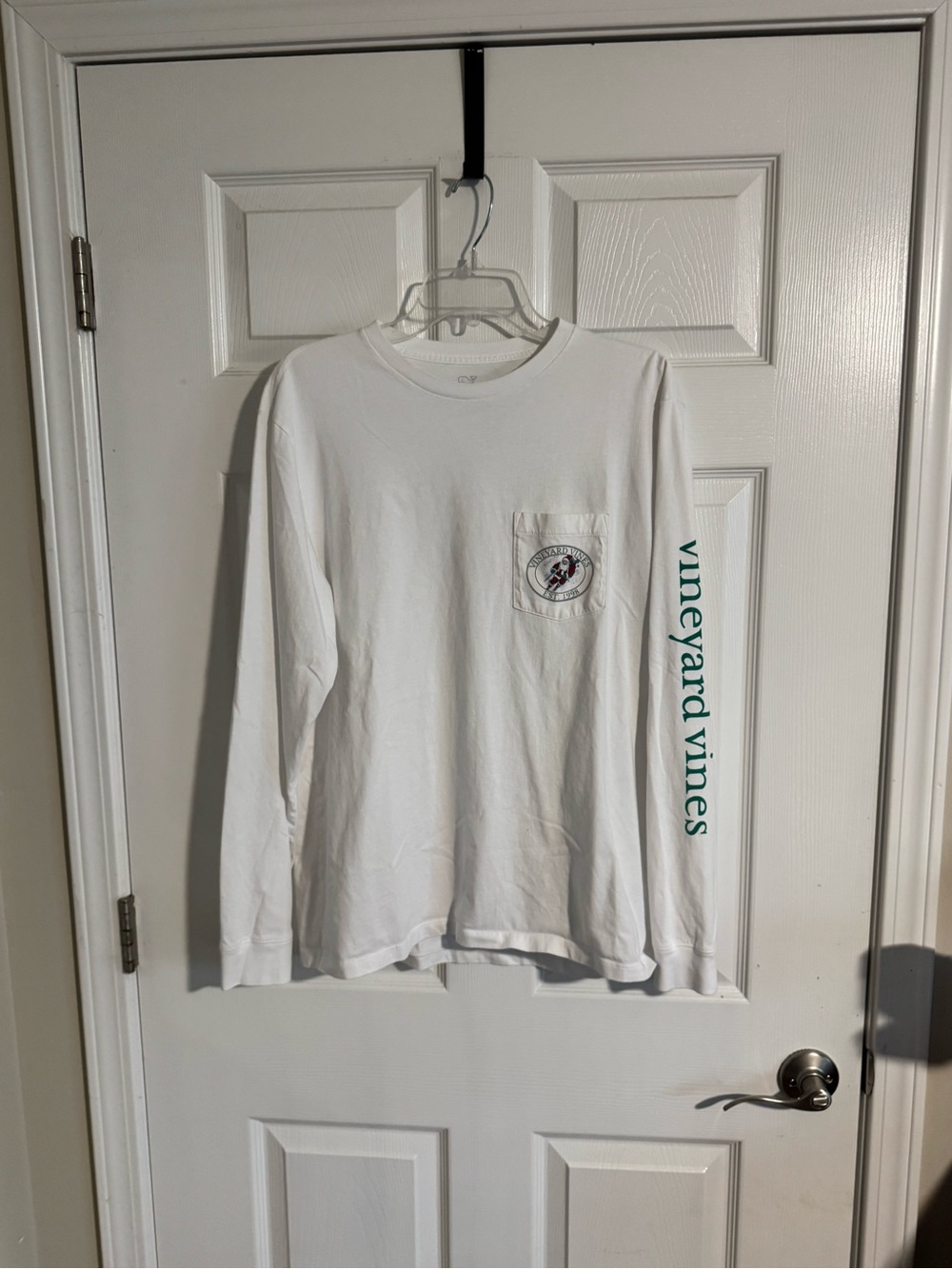 Vineyard Vines White Long-Sleeve Pocket Tee with Green Sleeve Logo